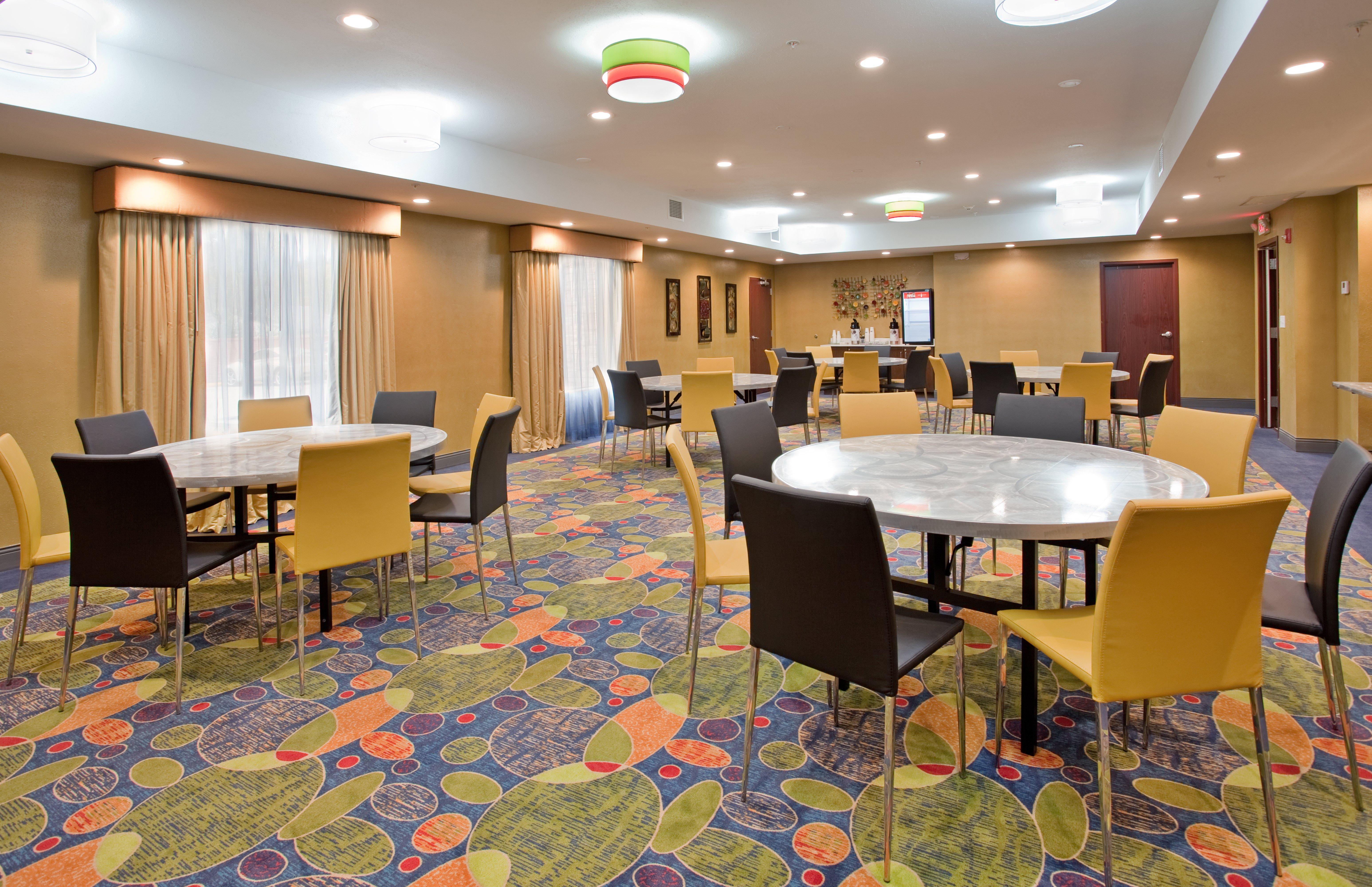 Holiday Inn Express & Suites St Louis Airport By Ihg Woodson Terrace Exteriér fotografie
