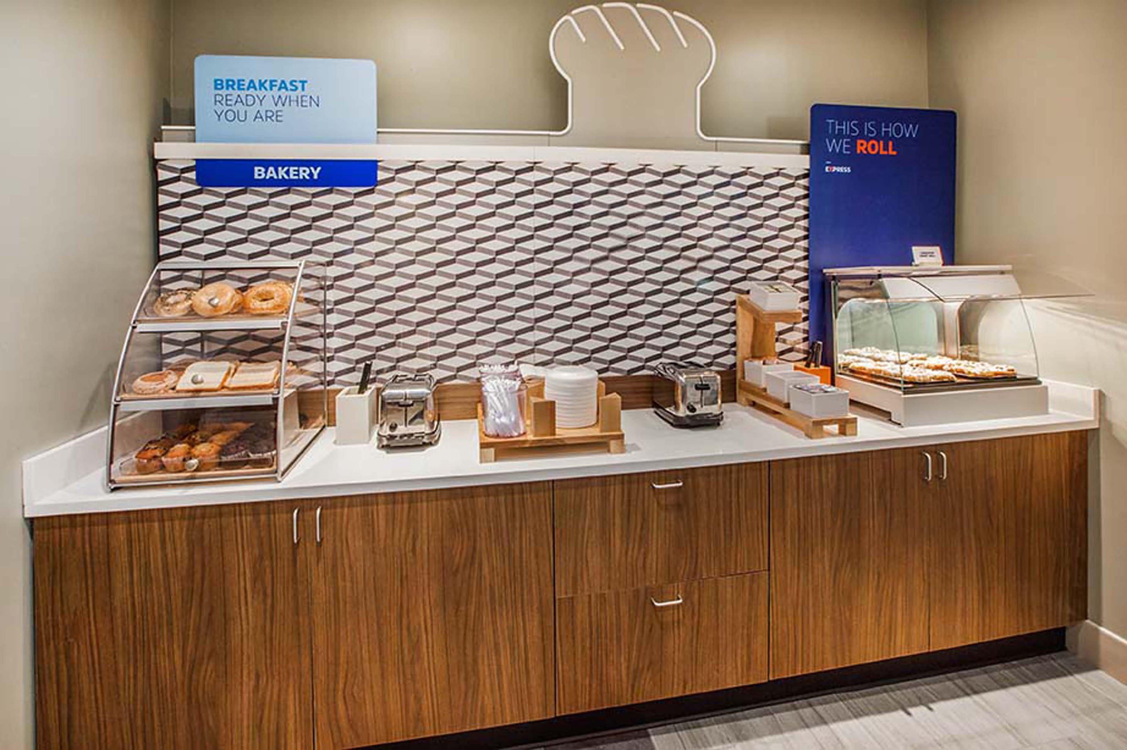 Holiday Inn Express & Suites St Louis Airport By Ihg Woodson Terrace Exteriér fotografie