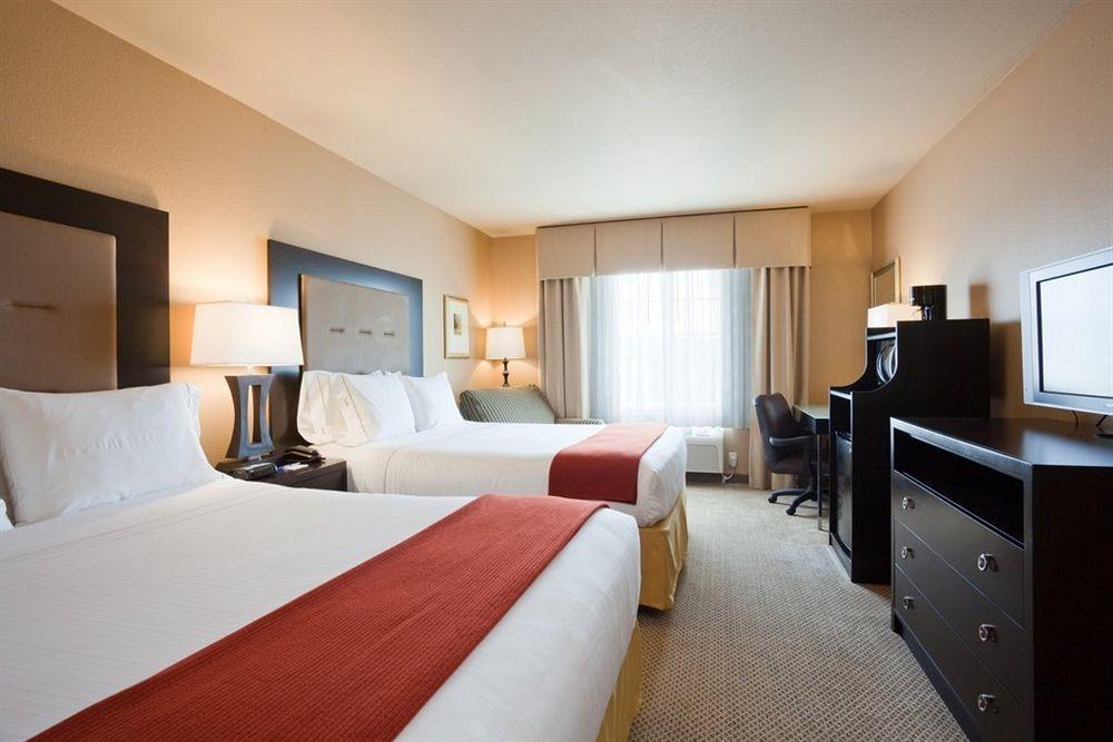 Holiday Inn Express & Suites St Louis Airport By Ihg Woodson Terrace Exteriér fotografie